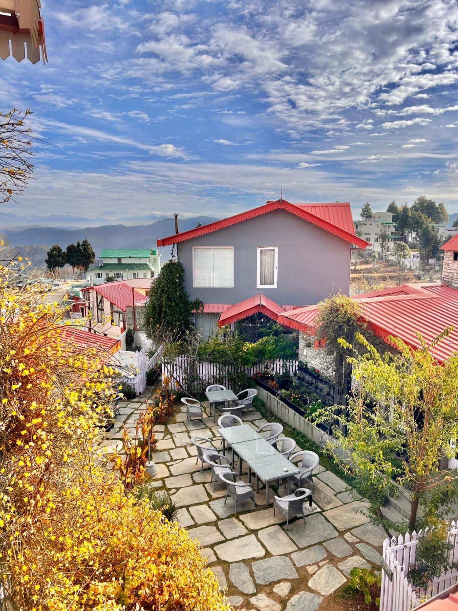 Hotel The Birdcage, Mukteshwar Zewnętrze zdjęcie