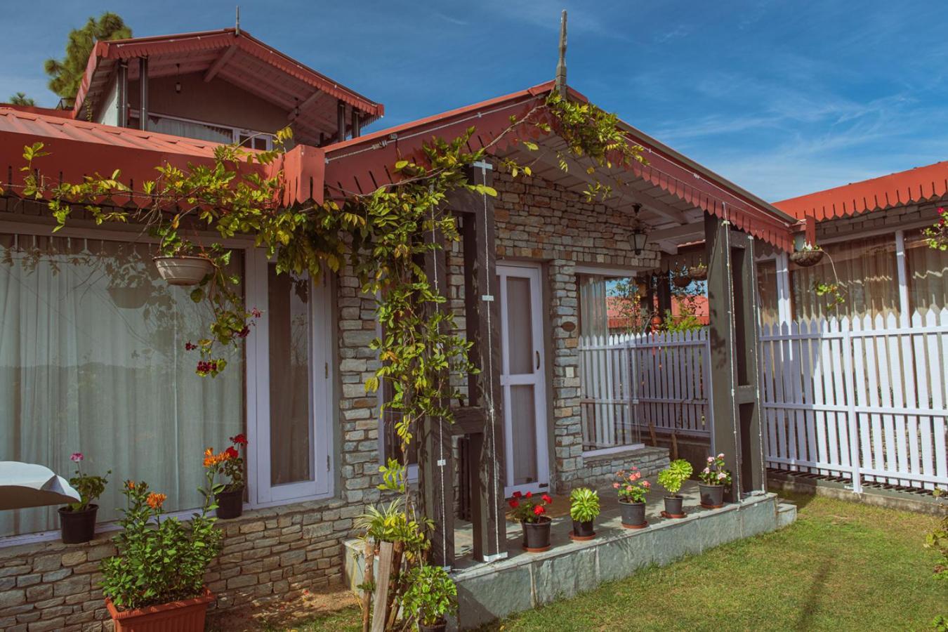 Hotel The Birdcage, Mukteshwar Zewnętrze zdjęcie