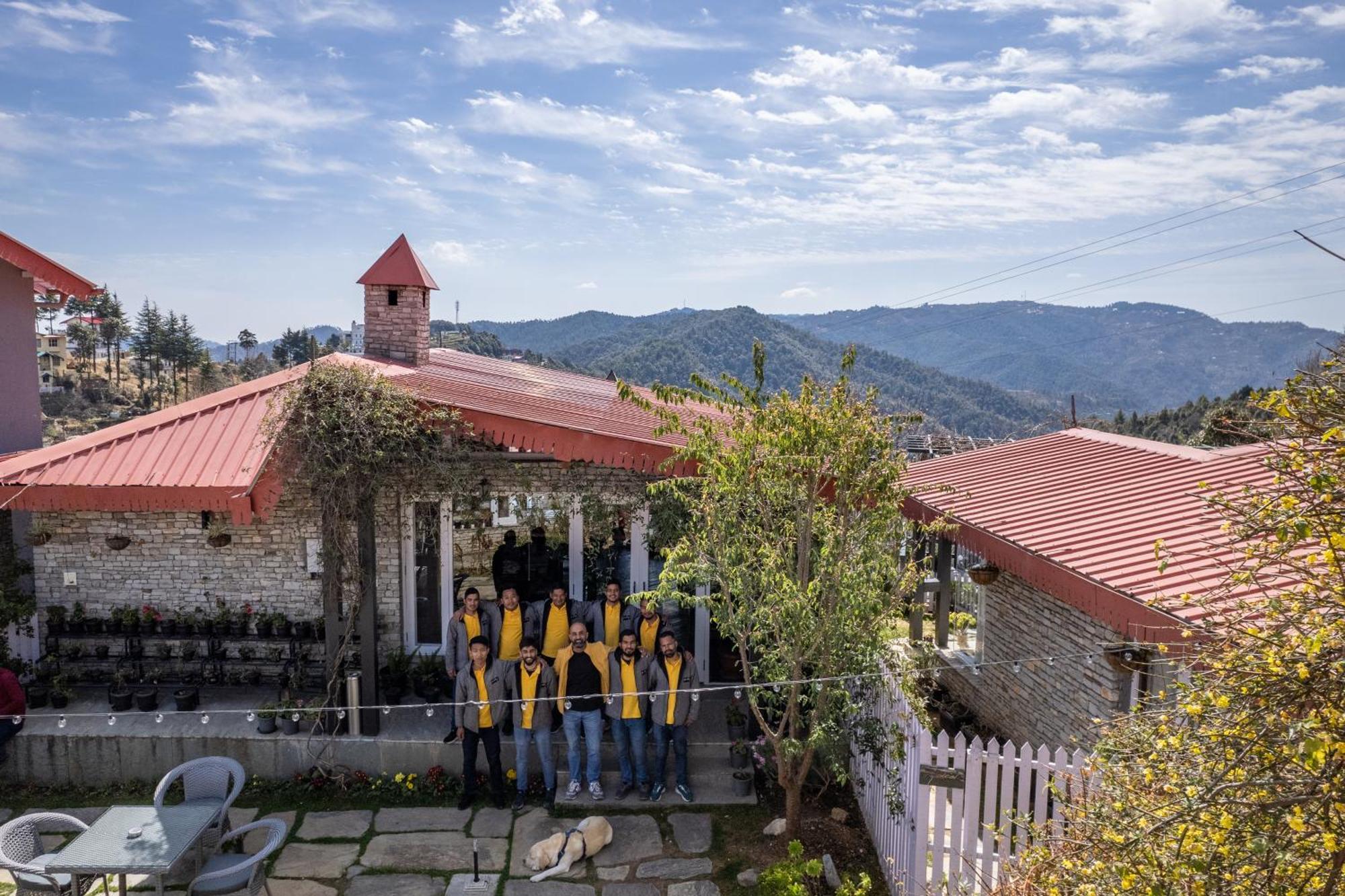 Hotel The Birdcage, Mukteshwar Zewnętrze zdjęcie