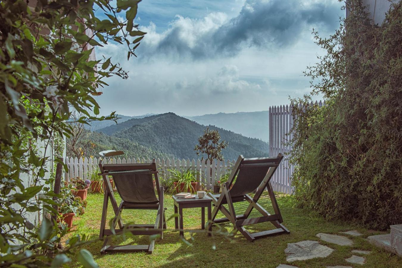 Hotel The Birdcage, Mukteshwar Zewnętrze zdjęcie